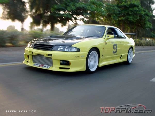 Nissan Skyline R33 GT-R